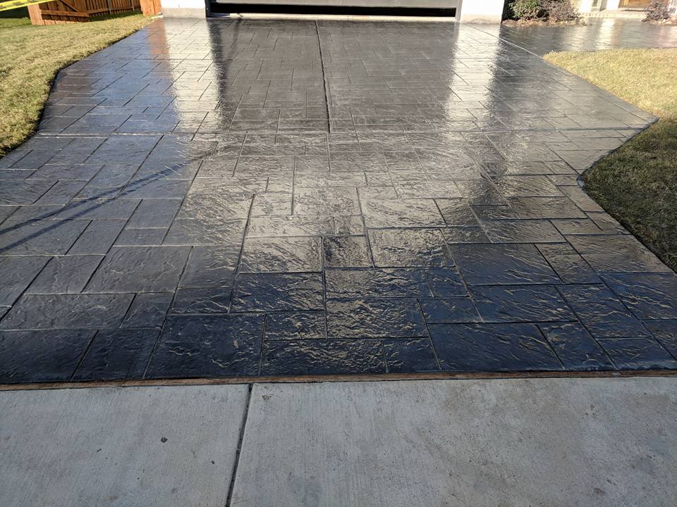 Advantages of a Stamped Concrete Overlay for Your Driveway
